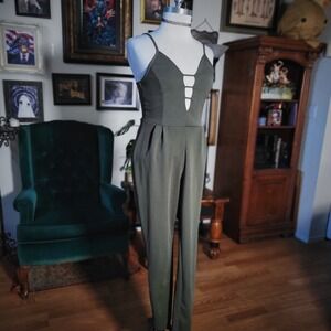 French Atmosphere Jumpsuit Olive Green Cut Out V-Neck Sleeveless Romper Size M
